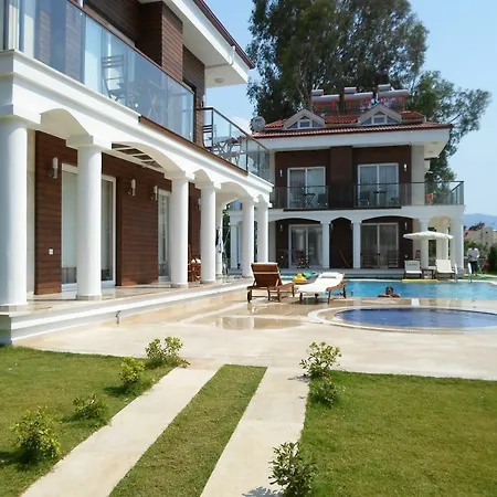 Lighthouse Natalia Aparts Fethiye Exterior photo